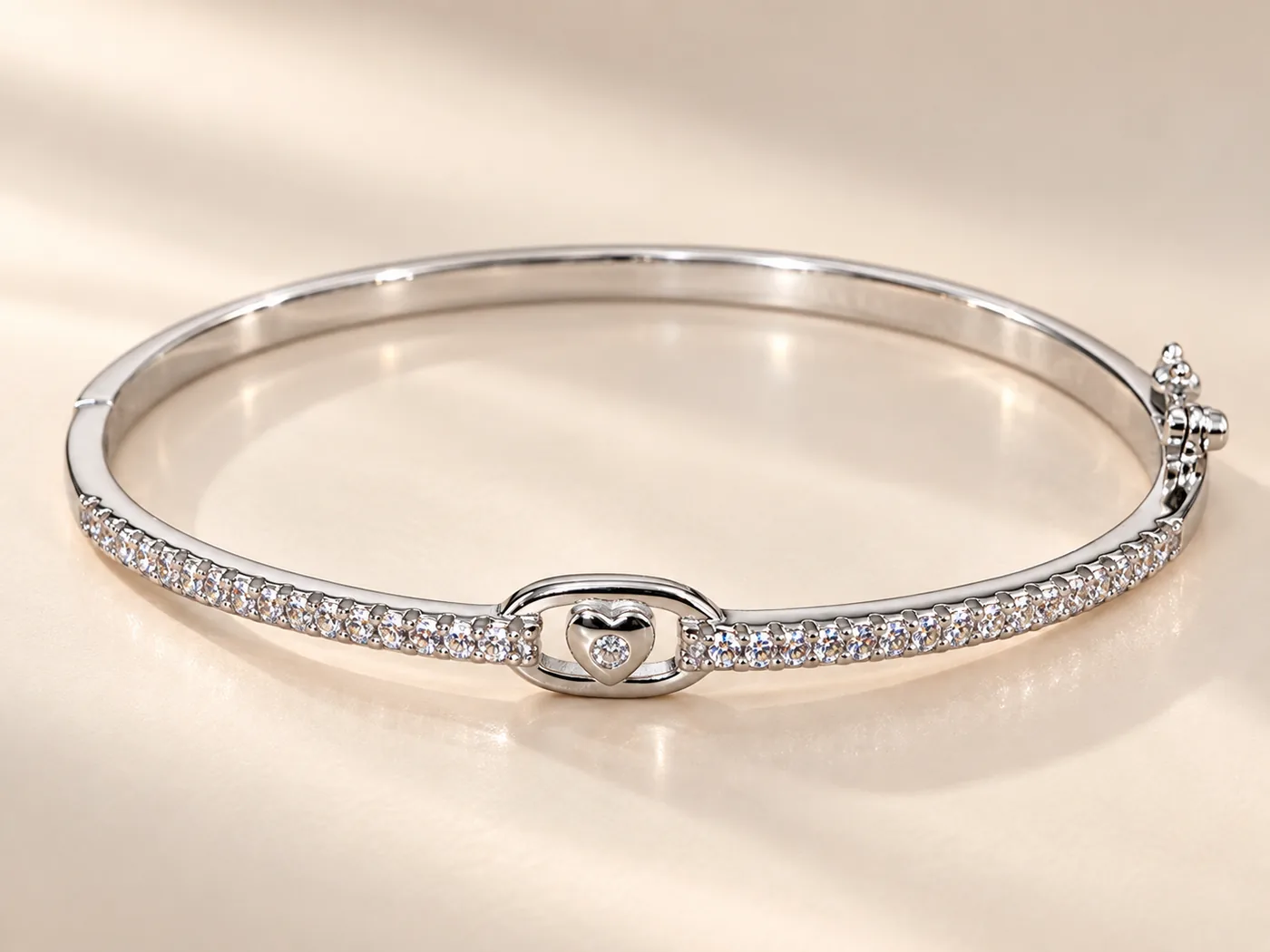 Elegant Heart Bangle