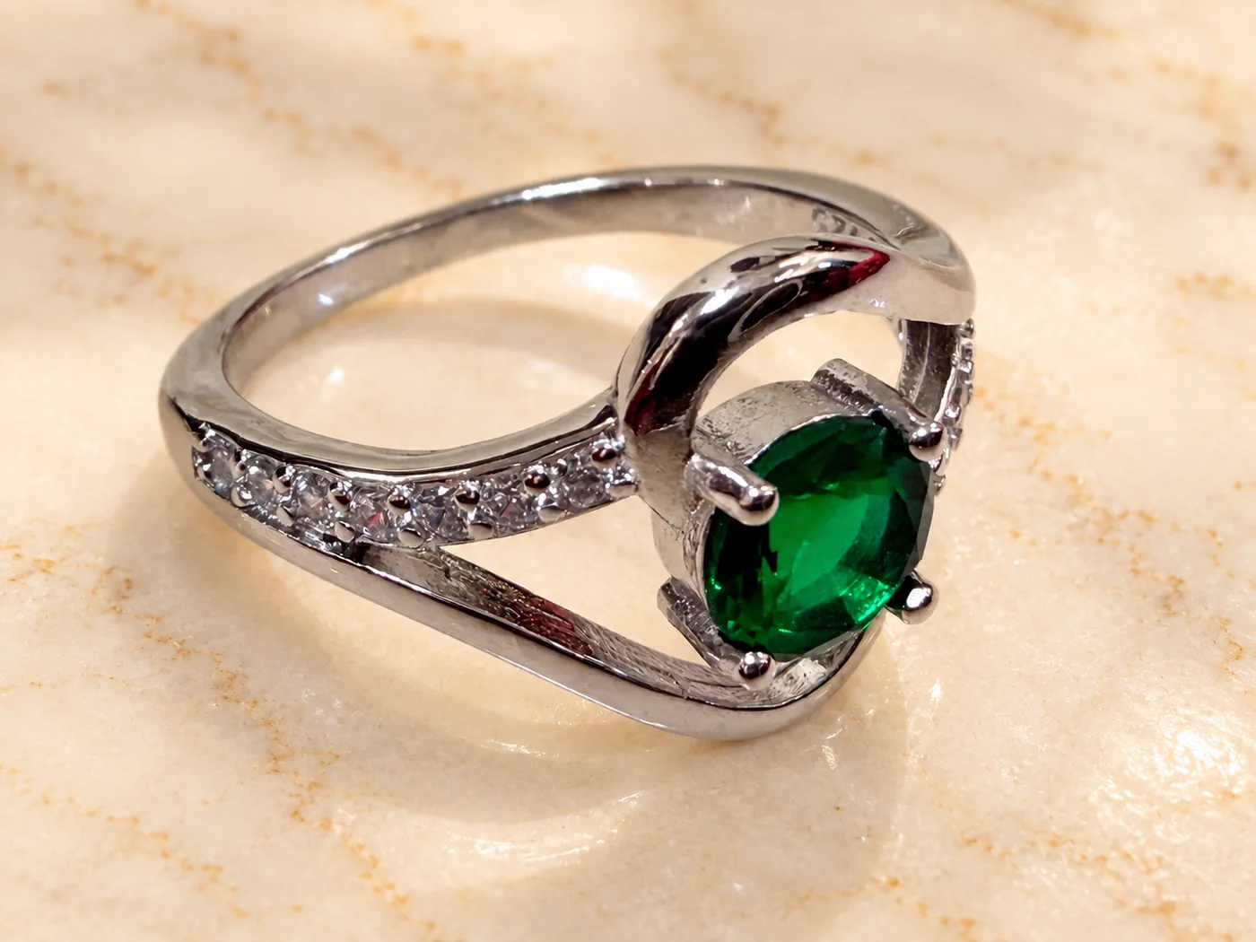 Emerald Silver Ring